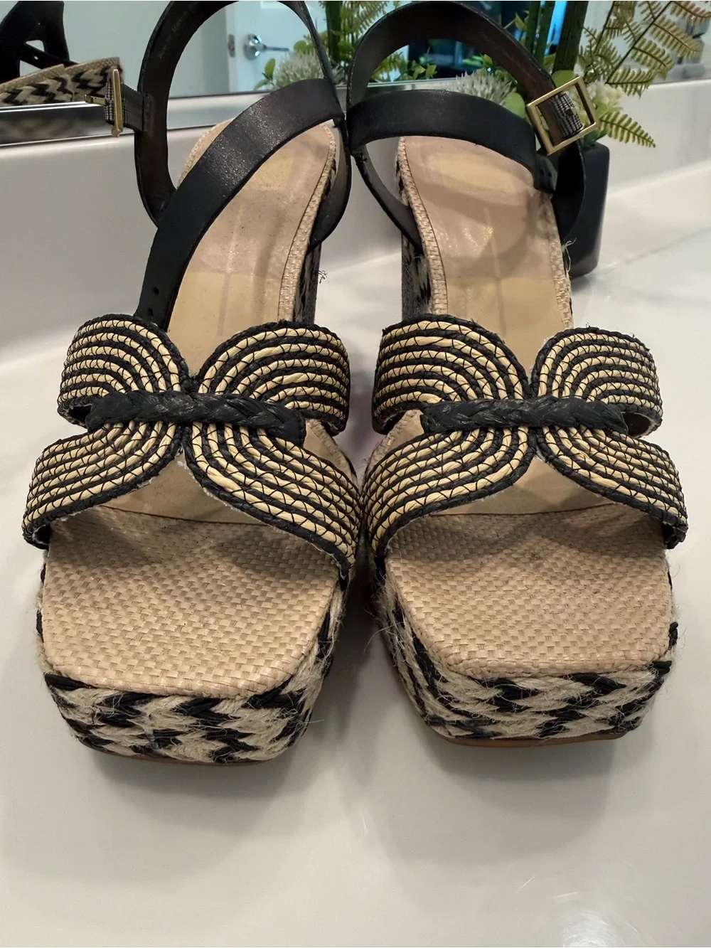Dolce Vita chic woven
